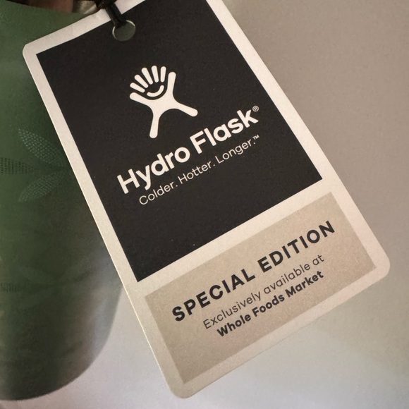 Hydro Flask Special EditionWater Bottle (plantain color) - Picture 3 of 5